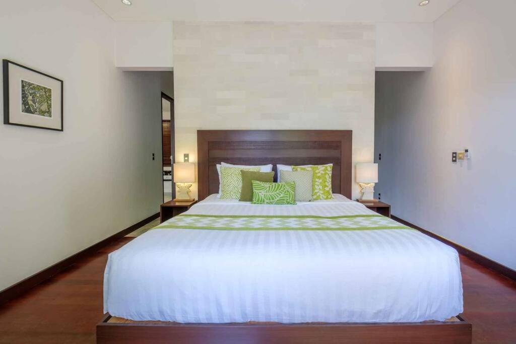 Beachfront Estate Sanur - Eleven Kejora Exterior foto