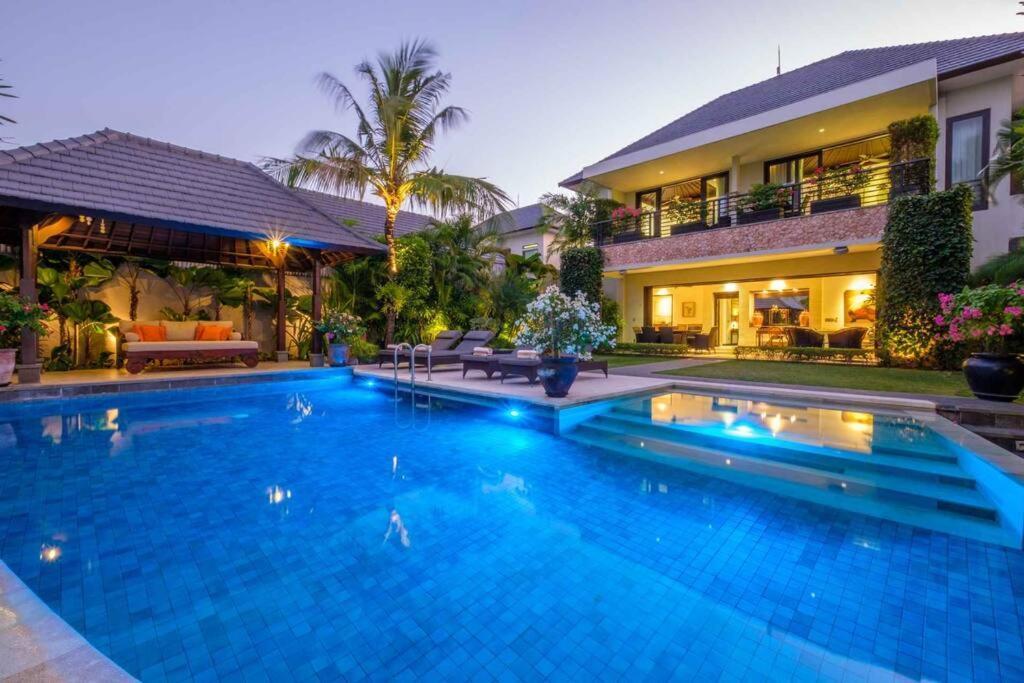 Beachfront Estate Sanur - Eleven Kejora Exterior foto