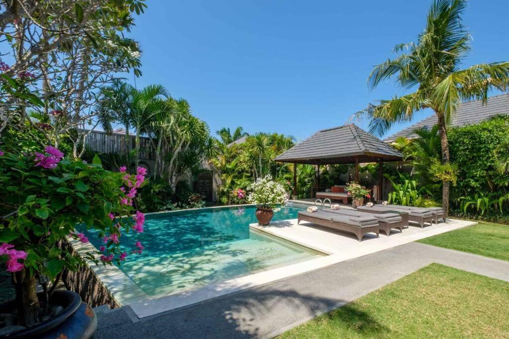 Beachfront Estate Sanur - Eleven Kejora Exterior foto